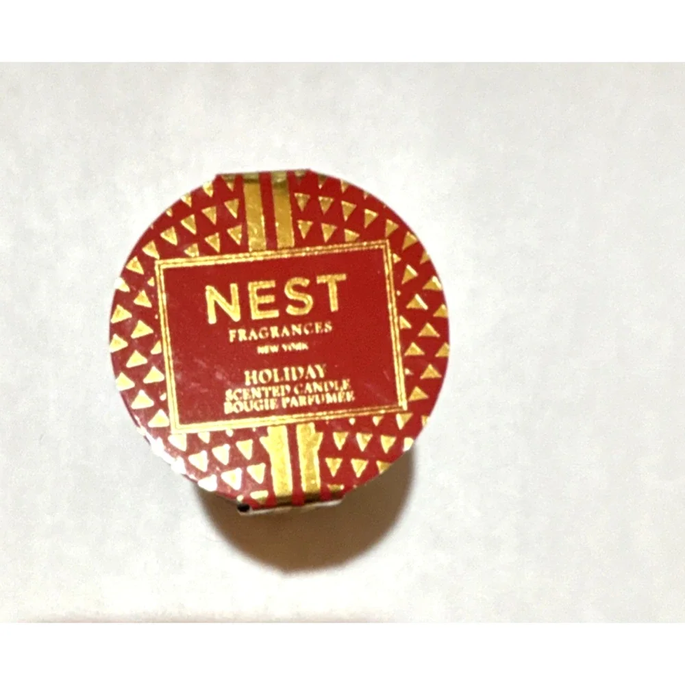 NEST Fragrances Mini Holiday Scented Candle, Black Red Gold Wax, Round